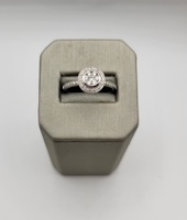  Circular Center Cluster of Melee Diamonds w/Side Melee Diamonds Accents Ring 