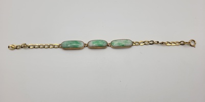  Classic 3 Oval Jadeite Gemstones on Link Bracelet - 14kt Yellow Gold