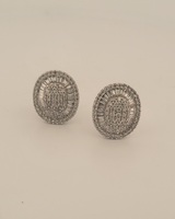  Circular Cluster of Diamonds and Baguette-Cut Diamonds Earrings - 14kt White Go