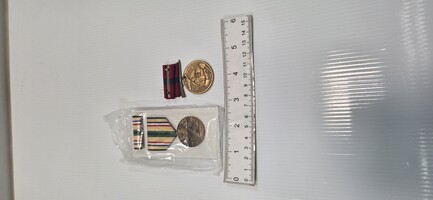 USMC National Defense Medal And Southwest Asia Service Medal In Box